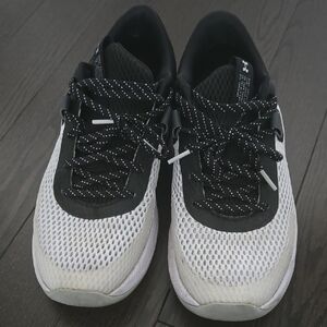 Under Armour Men's Black and White Running Shoes